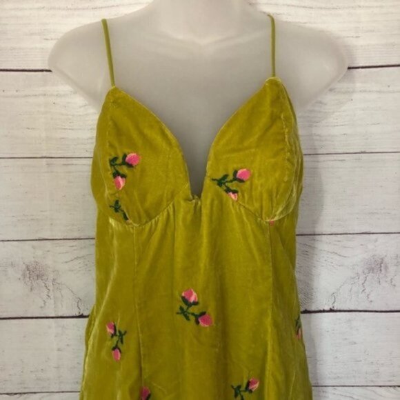 Urban Outfitters Ginger Velvet Embroidered Dress M - Picture 7 of 9